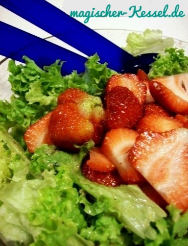 Herzhaft: Erdbeeren im Salat